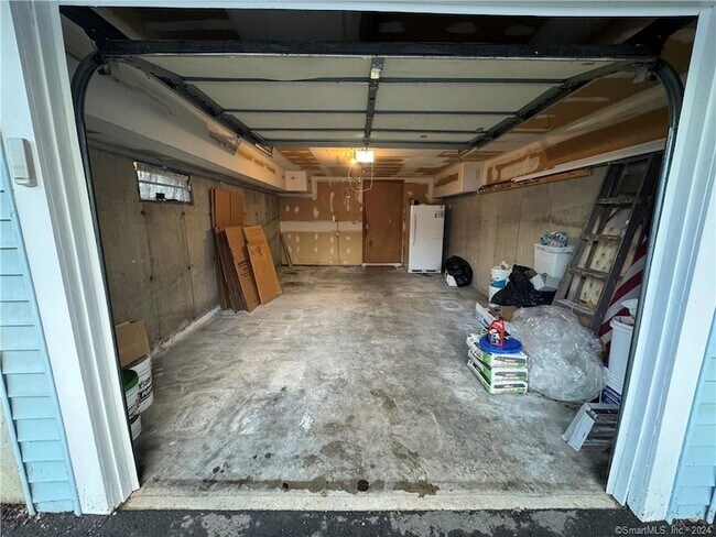 Building Photo - 41 Nash Pl