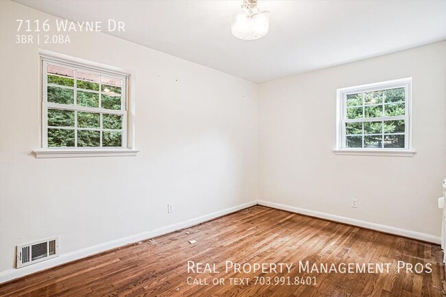 Building Photo - 7116 Wayne Dr