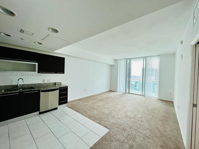 Building Photo - 951 Brickell Ave