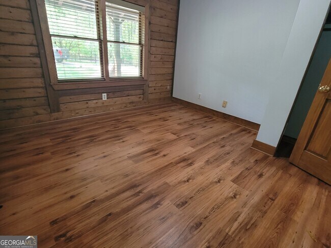 Building Photo - 2391 Booth Cir