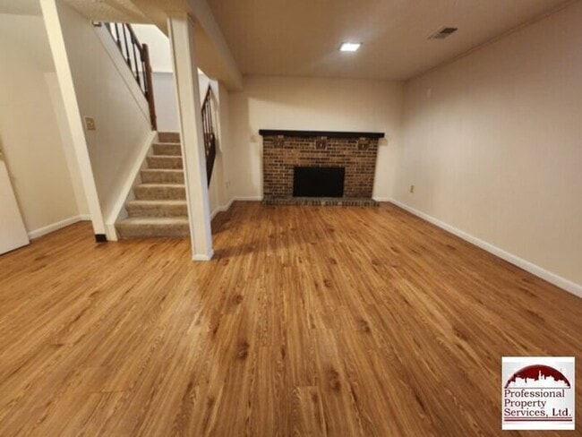 Building Photo - Upgraded End Unit In Amber Meadows