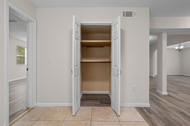 Building Photo - Beautiful home in Moss Point