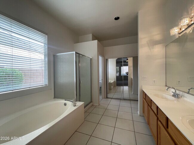 Building Photo - 3820 S Barberry Pl