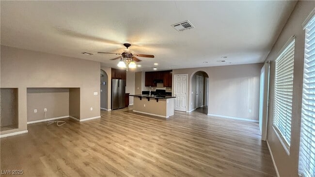 Building Photo - 721 E Caballo Hills Ave