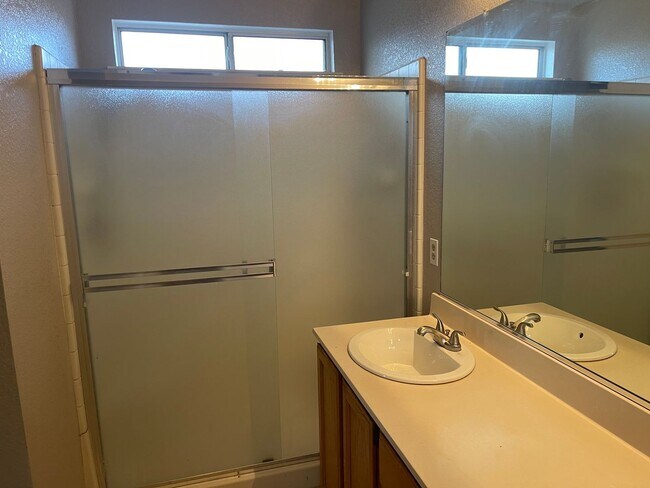 Building Photo - 2234 Prestwick St