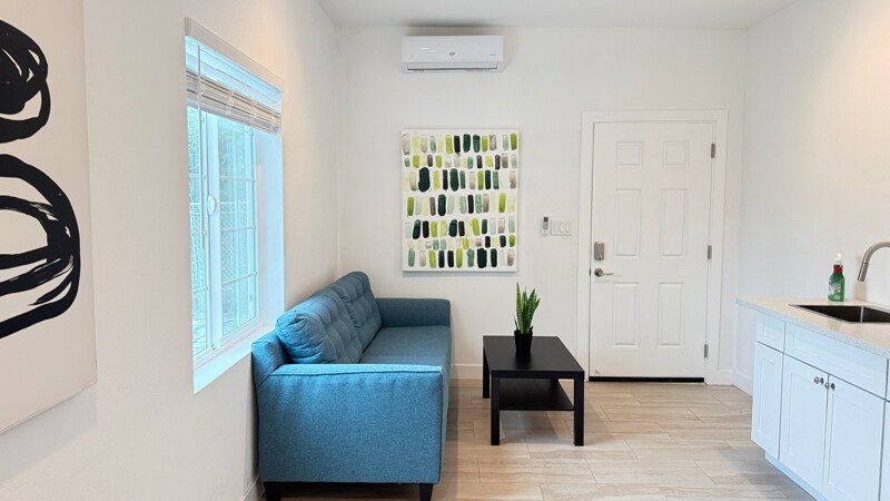 Building Photo - 15840 Annellen St