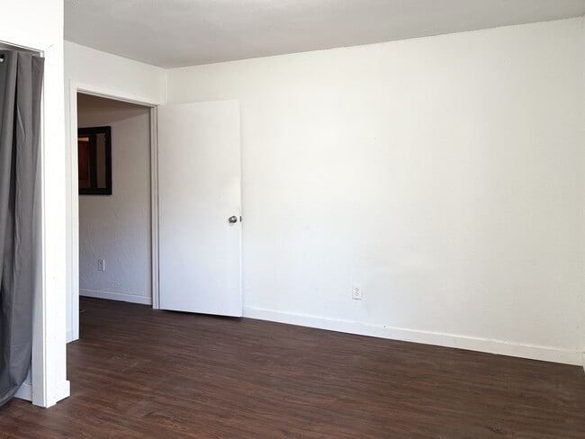 Building Photo - 2519 W Monument St