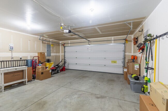 Building Photo - Just listed home for rent!