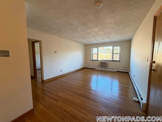 Building Photo - 282 Grove St