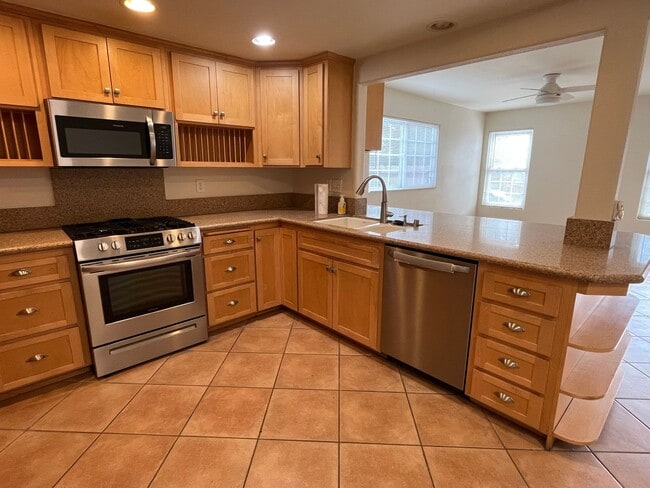 Building Photo - Beautiful 4 Bed | 3 Bath Home in Santee with Downstairs Bedroom & Full Bath!