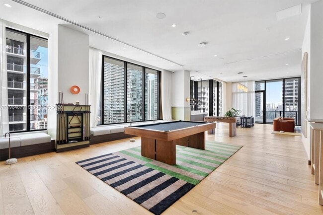 Building Photo - 11 NE 6th St