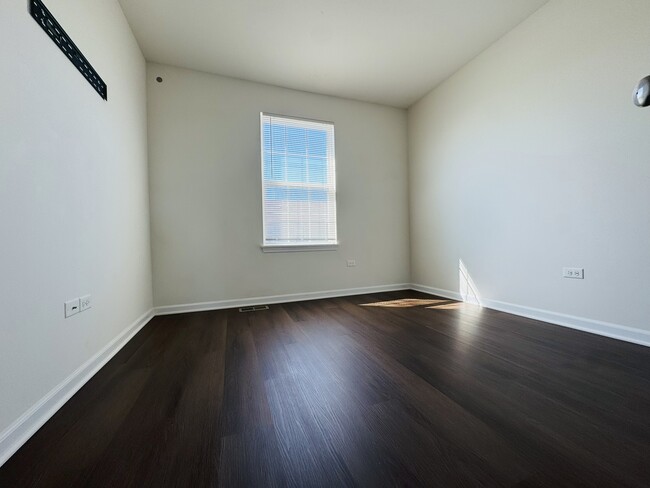 Building Photo - 4463 Monroe Ct