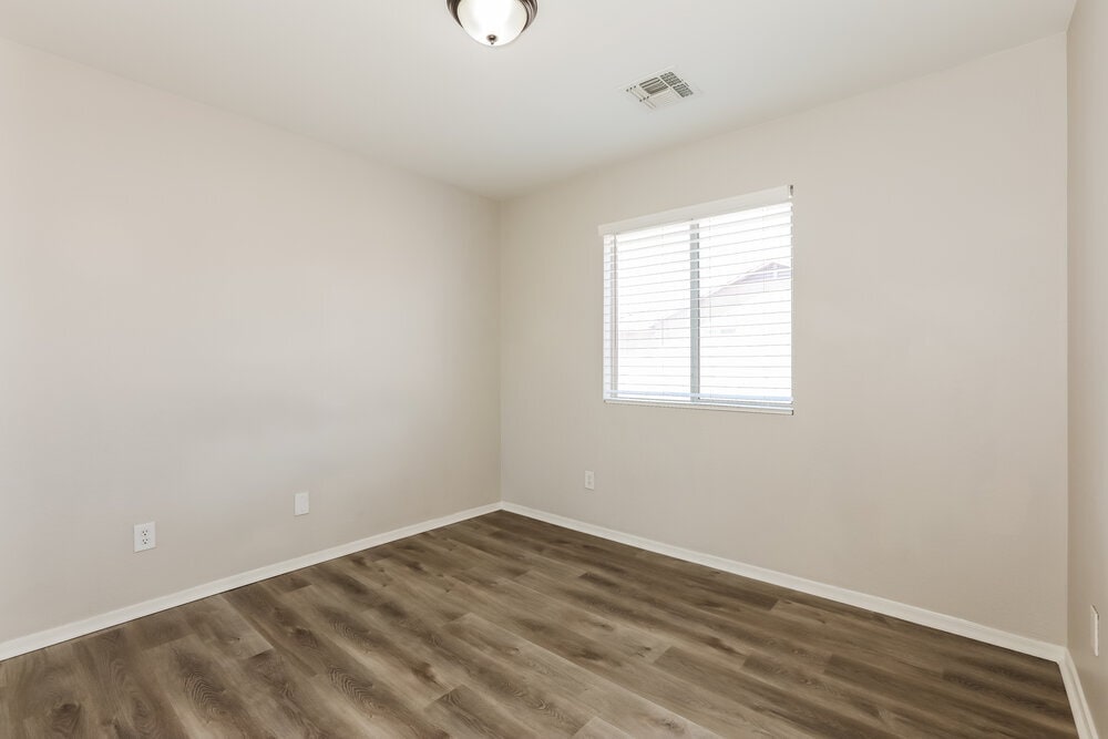 Building Photo - 3714 S 53rd Dr