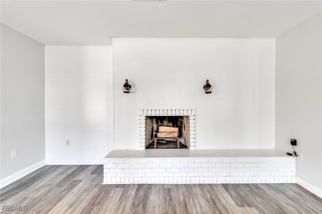 Building Photo - 4330 S Canal Cir