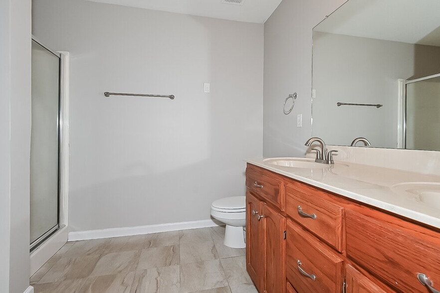 Building Photo - 10630 Pecan View Dr