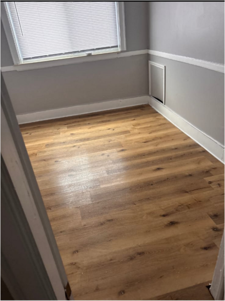 Building Photo - 15518 Snowden St