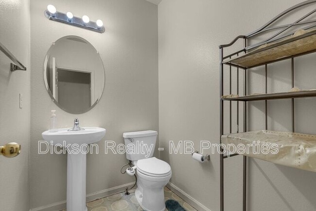 Building Photo - 2447 Anqua Dr