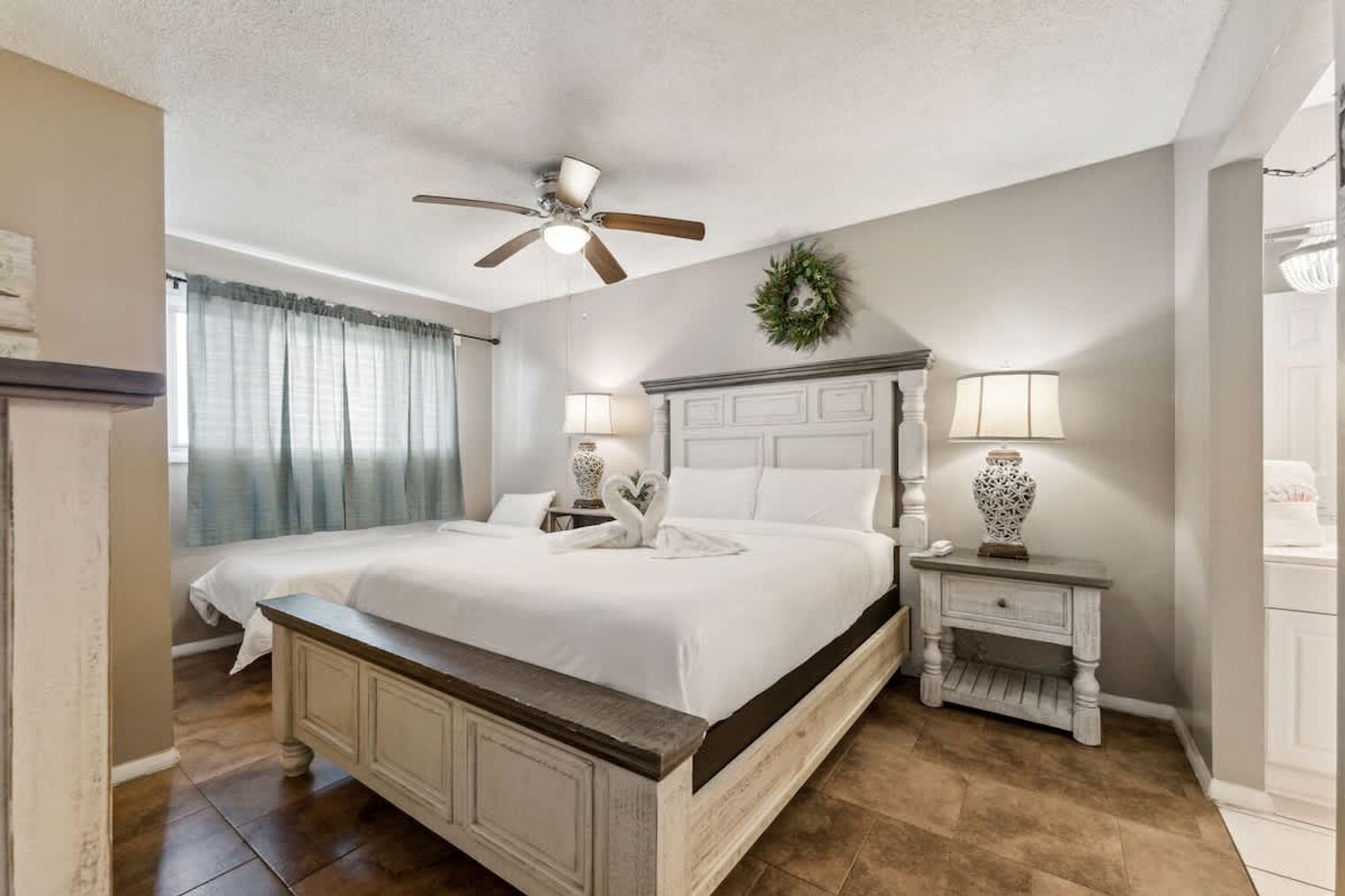 Building Photo - 8743 Thomas Dr