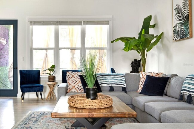 Building Photo - 4919 N Nebraska Ave