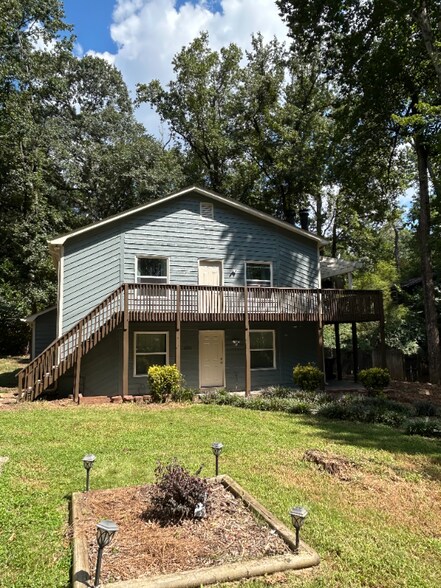 Building Photo - 1230 Hanover Pl