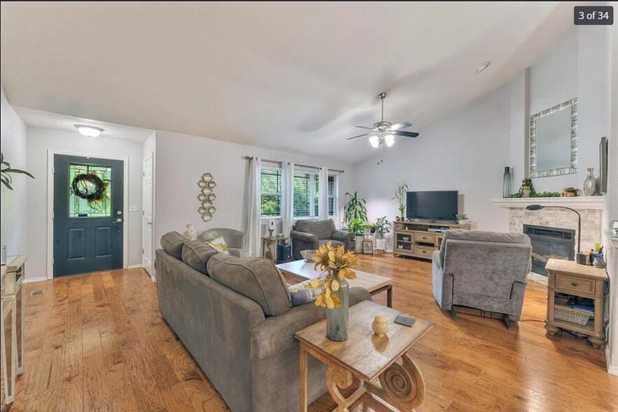 Building Photo - 4 Blenheim Ln