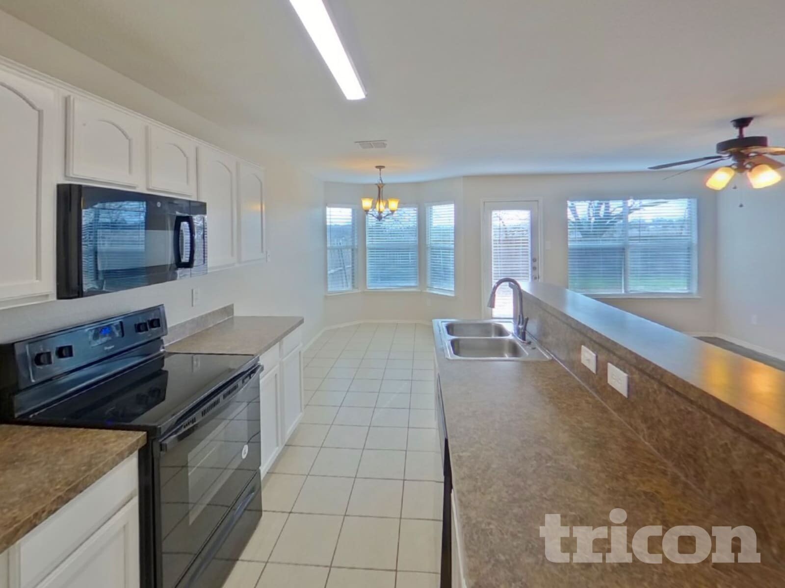 Building Photo - 1300 Pine Ln