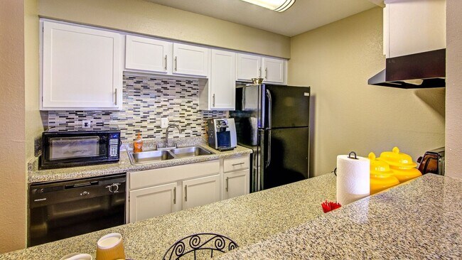 Building Photo - 16339 Stuebner Airline Rd