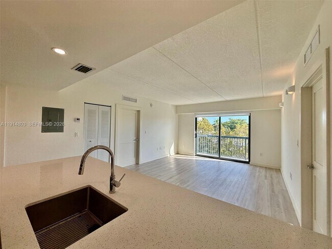 Building Photo - 2285 SW 27th St