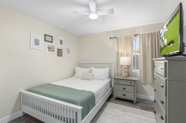 Building Photo - 14410 North 42nd Pl