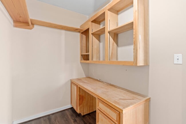 Walk-in closet #2 is equipped with a desk area - 515 W 17th St