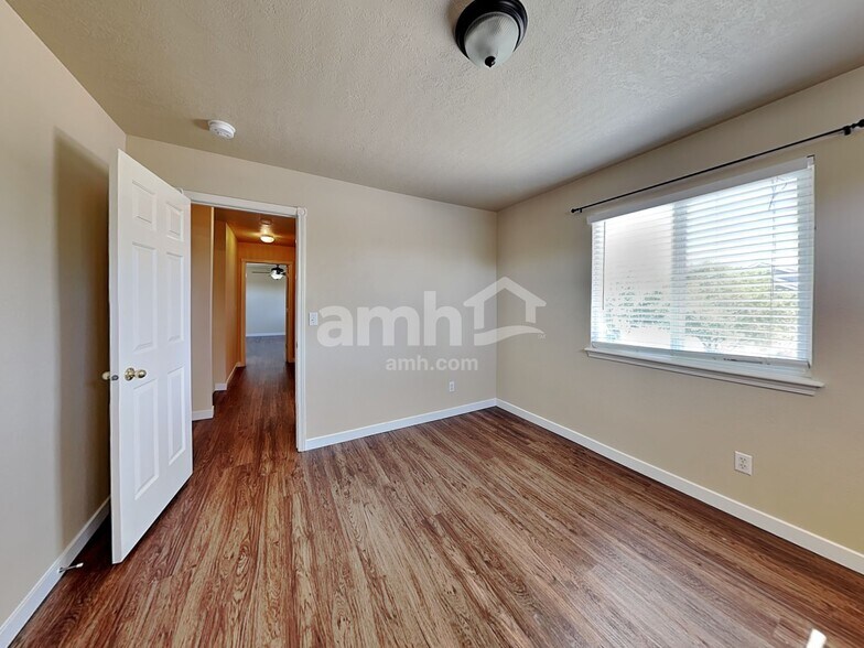 Building Photo - 584 N Nebula Ave