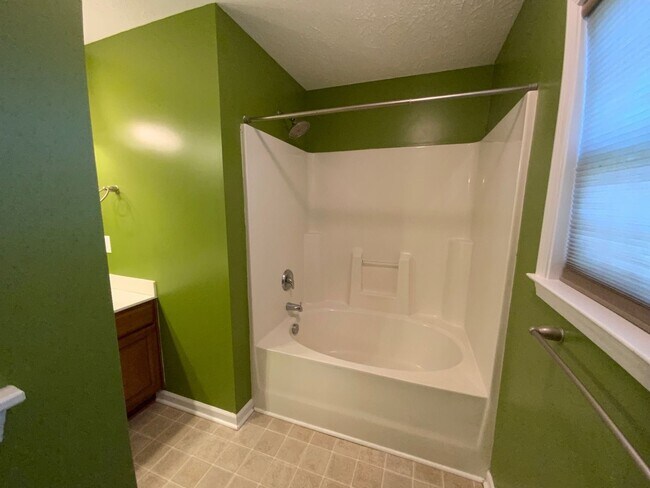 Building Photo - Beautiful 3 bedroom, 2 bath unfurnished home in Neighborhoods of Holly Ridge