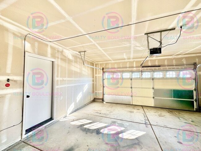 Building Photo - South Meadows 3-Bedroom 2 Bath Home New paint and Carpet Mt. Rose Views & Covered Patio