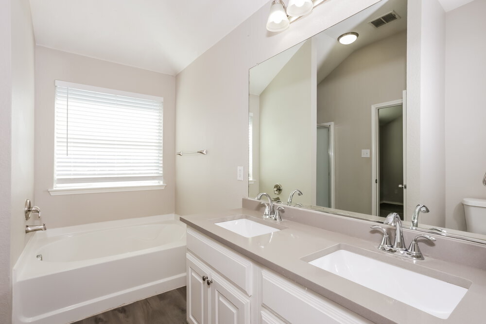 Building Photo - 1205 Artesia Dr