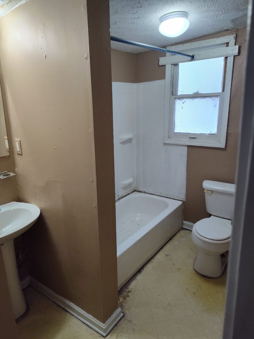 Building Photo - 1369 Catalpa St