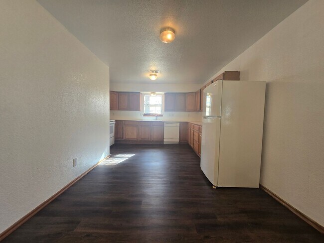 Building Photo - 3 Bed 2 Bath at Shawnee