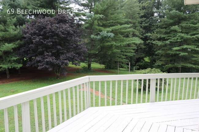 Building Photo - 69 Beechwood Dr