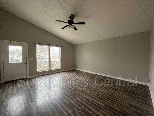 Building Photo - 932 Briaro St