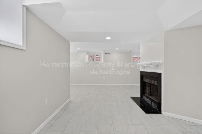 Building Photo - 4561 Laclede Ave