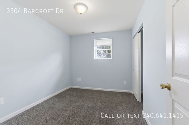 Building Photo - 3304 Barcroft Dr