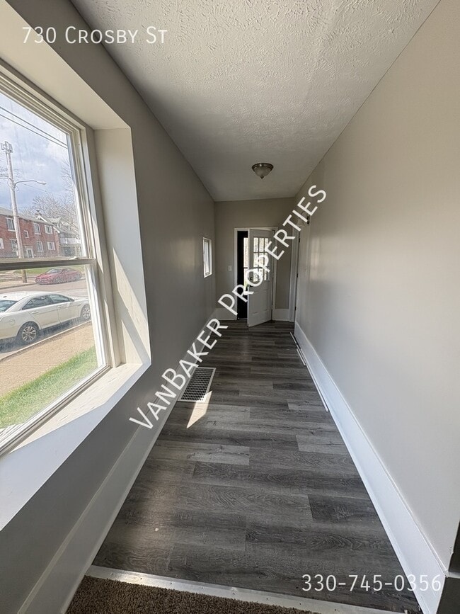 Building Photo - 730 Crosby St