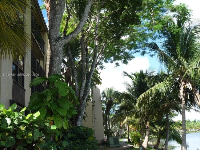 Building Photo - 14301 N Kendall Dr