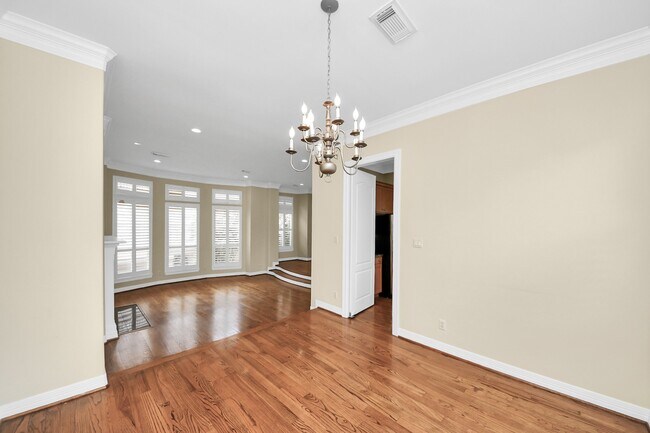 Building Photo - 2930 Brompton Square Dr