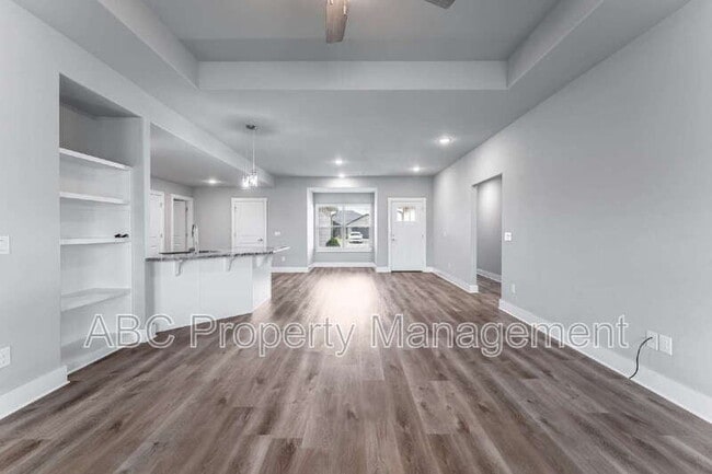 Building Photo - 410 Citation St