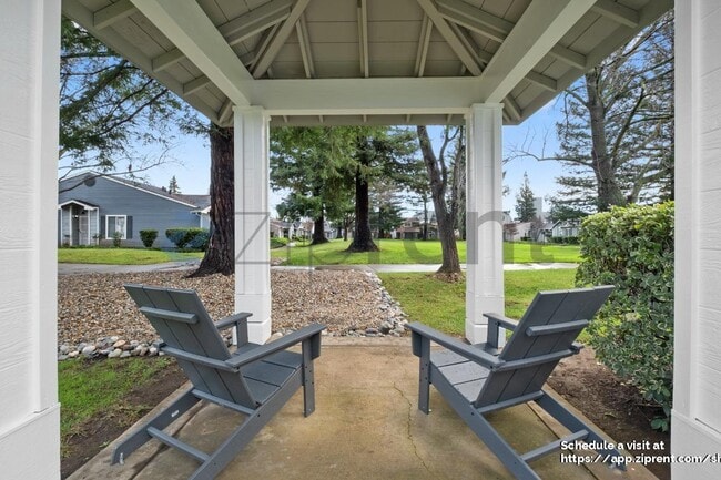 Building Photo - 106 Village Ct