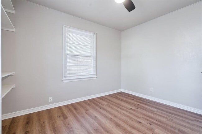 Building Photo - 1406 Sheffield Rd