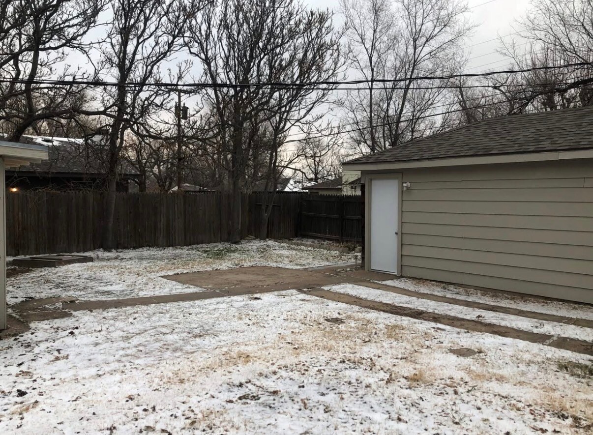 Building Photo - 3619 Lynette Dr