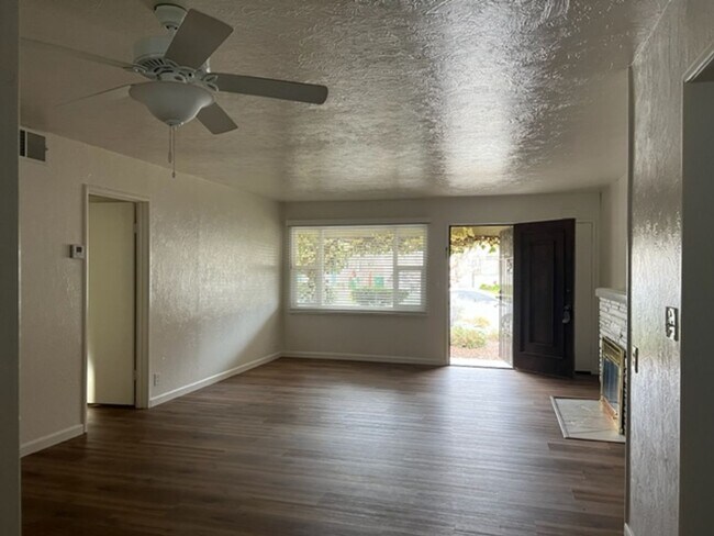 Building Photo - 115 Terrace Dr