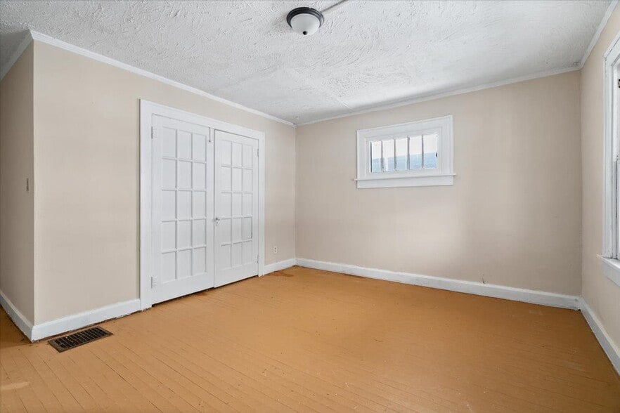 Building Photo - 3709 Boulevard Pl