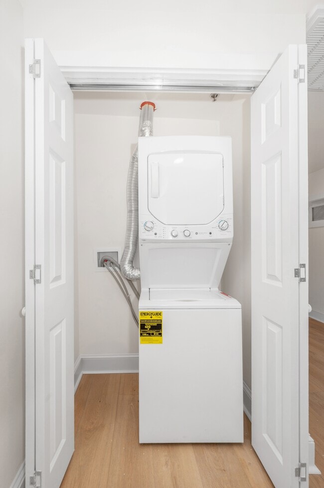 Building Photo - 112 N Market St